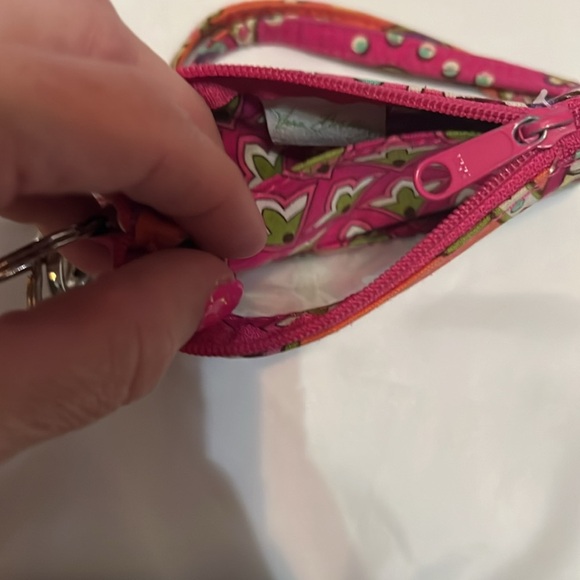 Vera Bradley Black Fabric Zip Around Wallet & Pink Floral VB ID Lanyard - Picture 3 of 14